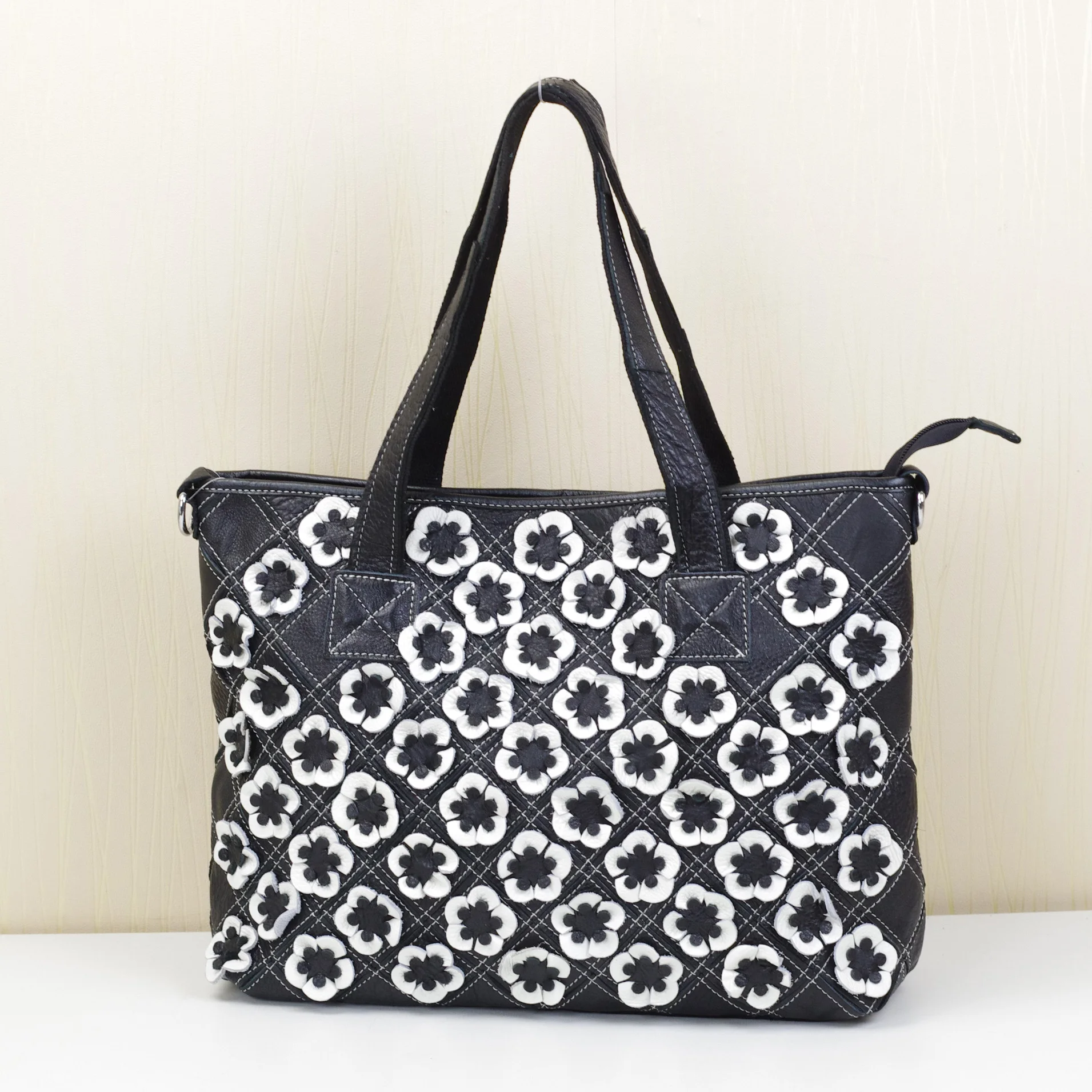 New Layer Cowhide Tote Bag Single Shoulder Casual Commuter Bag Black And White Chessboard Flower Splicing Bag Texture Women's...