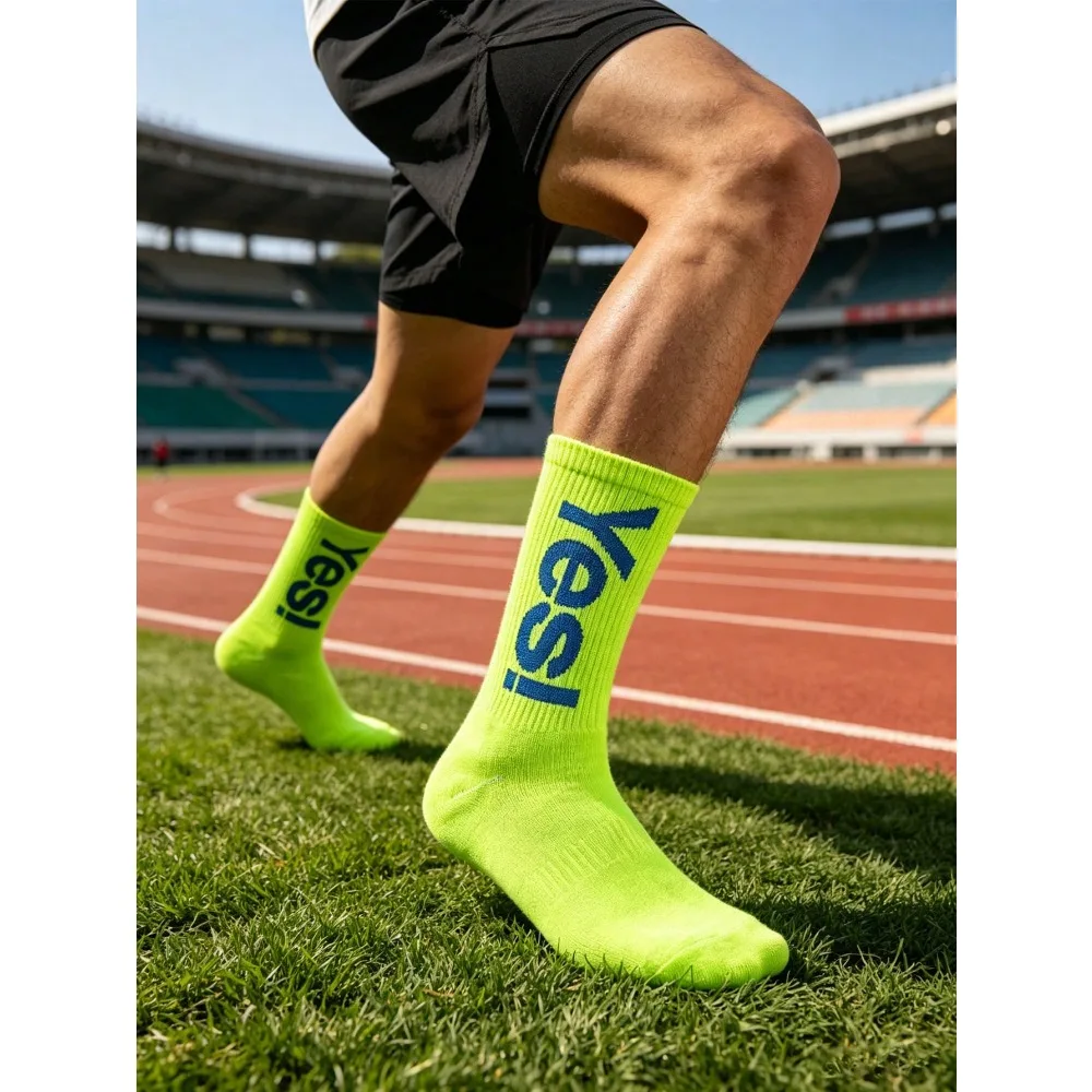Zdjęcie 7: 1/4 Para Skarpetek z Fluorescencyjnym Wzorem Liter, Oddychające Skarpety Sportowe Odpowiednie dla Nastolatek do Codziennego Noszenia i Sportu