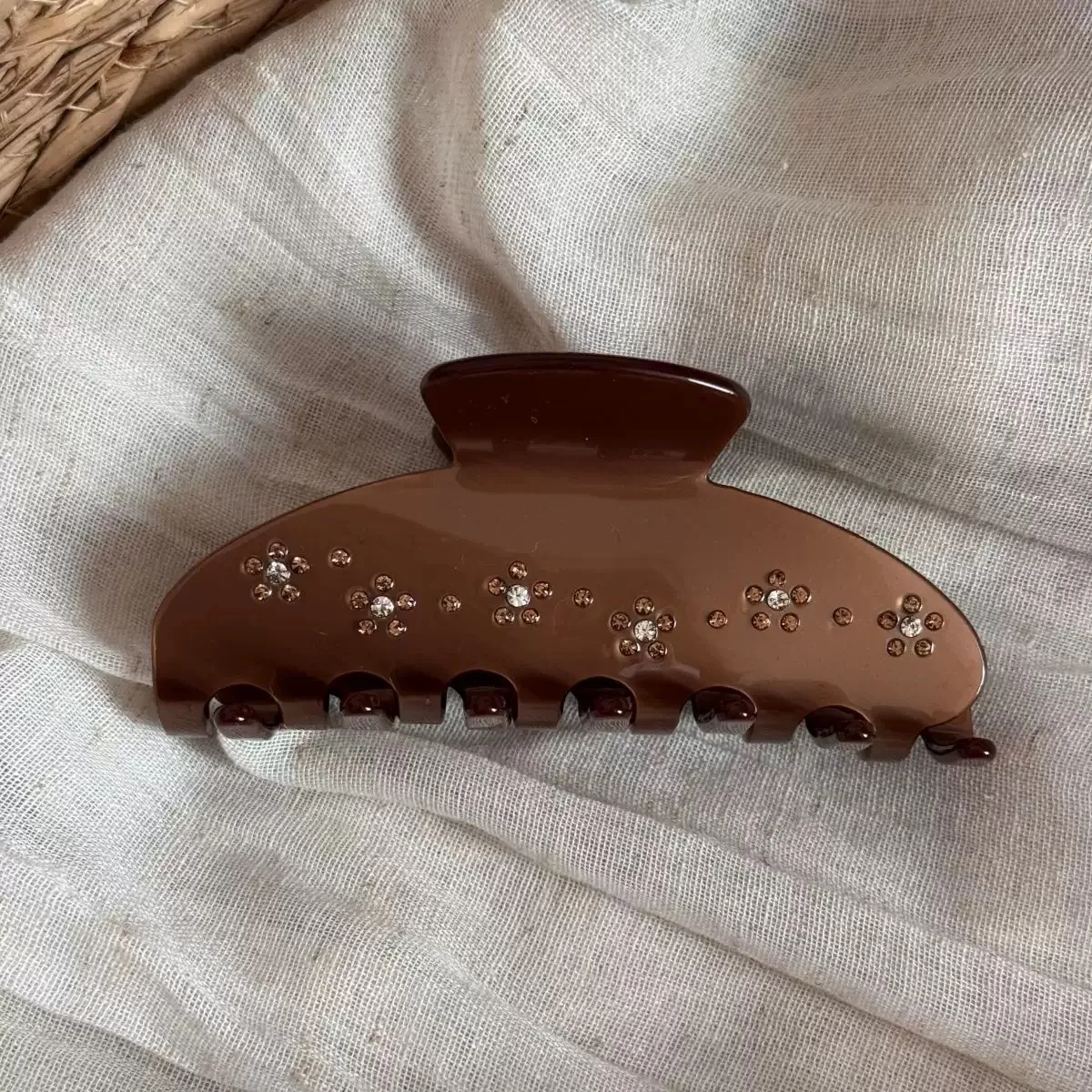 2026 New Chocolate Color Hair Clips for Women Autumn Winter Rhinestone Heart Checkered Acetate Hair Claw Clip Hair Accessories