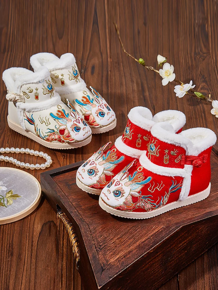 

Fleece Lined Embroidered Boots Hanfu Shoes for Girls Dragon Year New Year Snow Boots Traditional Chinese Costume Footwear