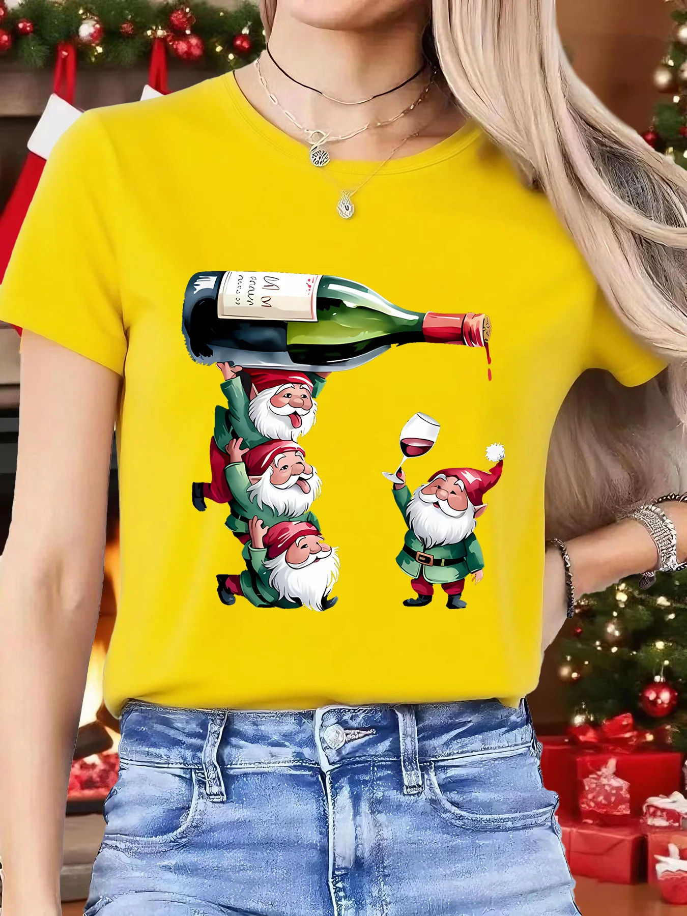 Christmas Spirit Wine Bottle Red Wine Cup Pattern Print Comfortable Christmas Dress Party Y2K Style Couple Sisters Gift T-shirt