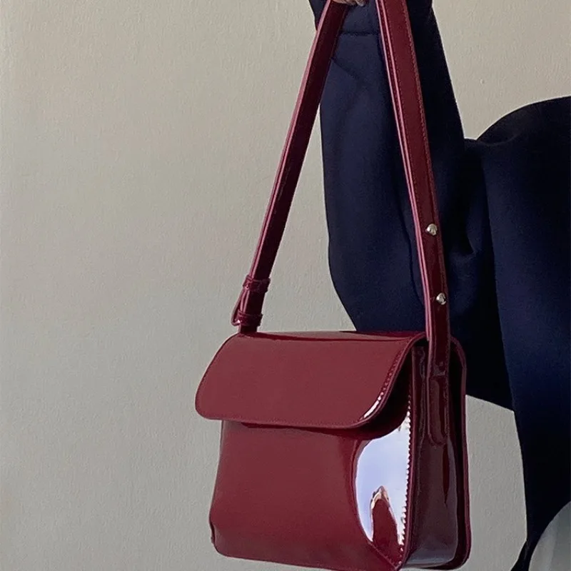 

New Red Lacquer Retro Hong Kong Style Crossbody Bag for Women Autumn Winter Small Square Underarm Shoulder Bag