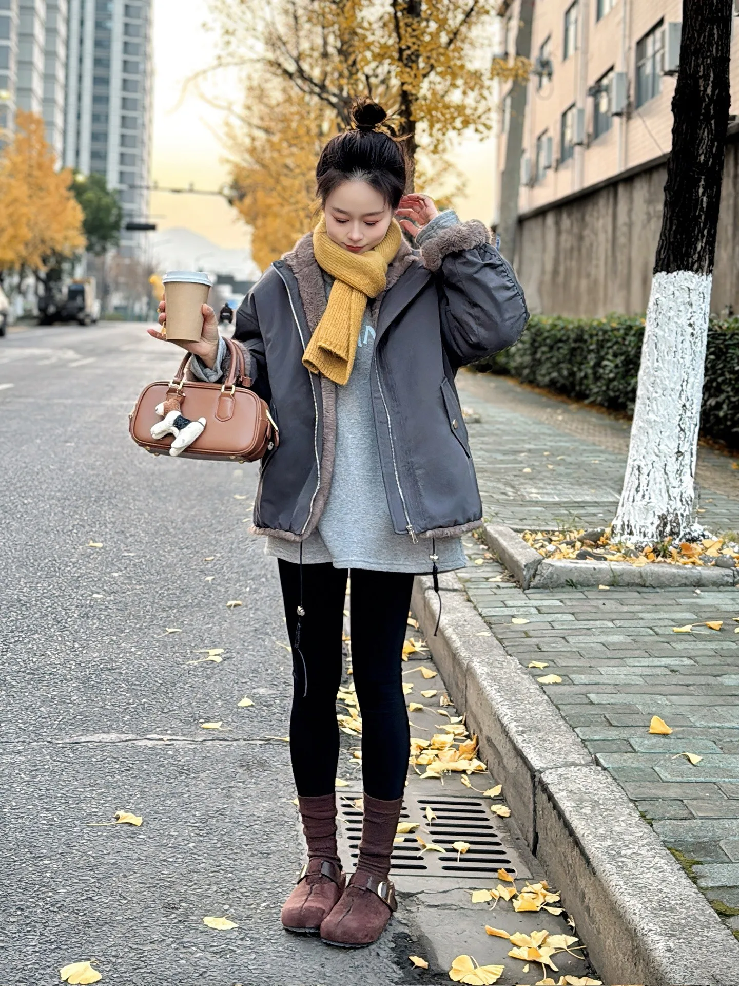 

Женская двусторонняя куртка с воротником-стойкой, пушистая, теплая, для зимы, для повседневной носки, из полиэфирного волокна, на молнии