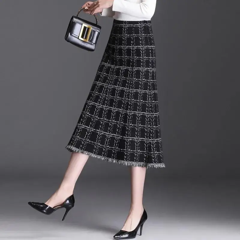 Gonne a trapezio lavorate a maglia autunno inverno Gonna da donna di media lunghezza con nappa scozzese Moda coreana Gonne femminili