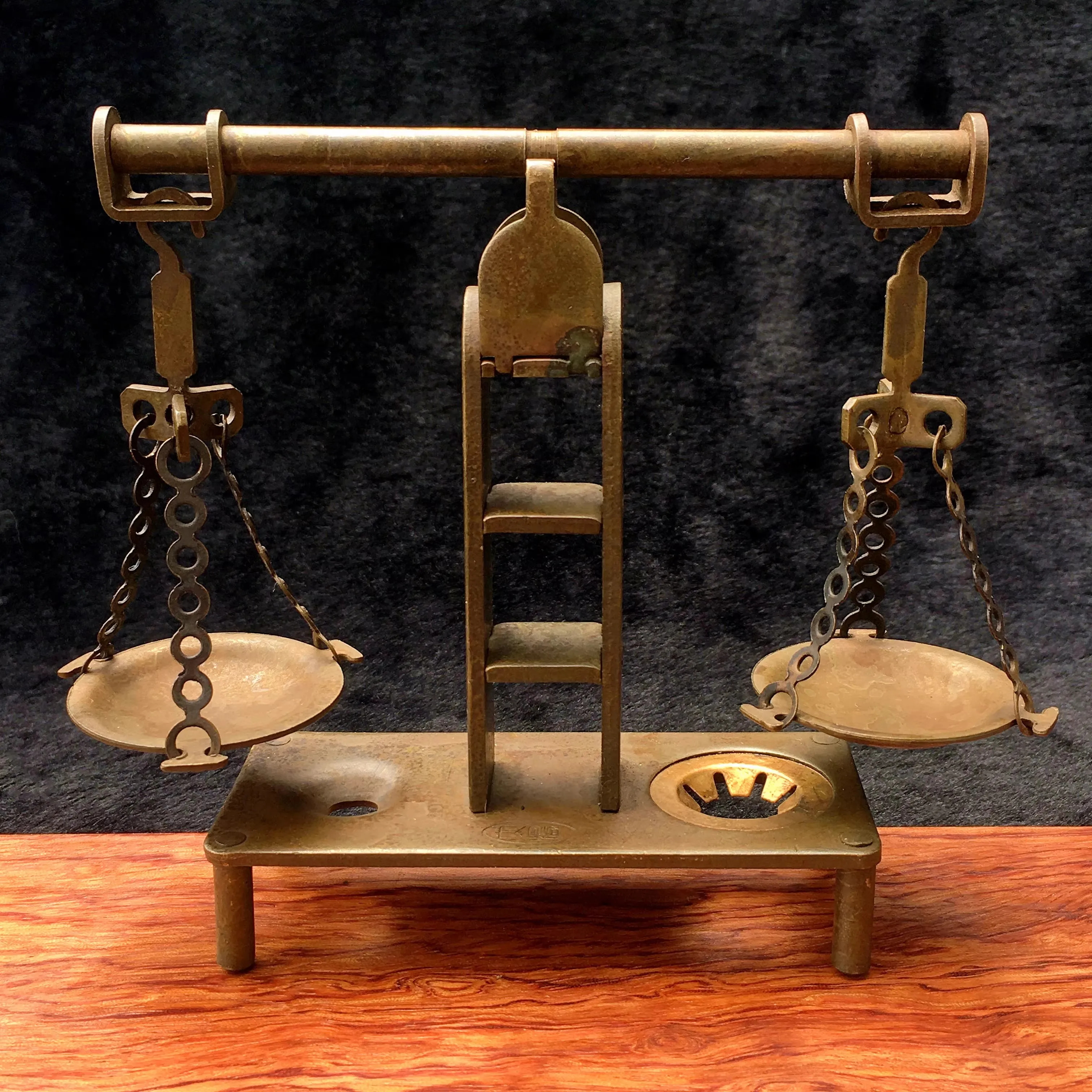 Antique balance scale ornaments pure copper retro household small balance scale vintage antique bronze collection
