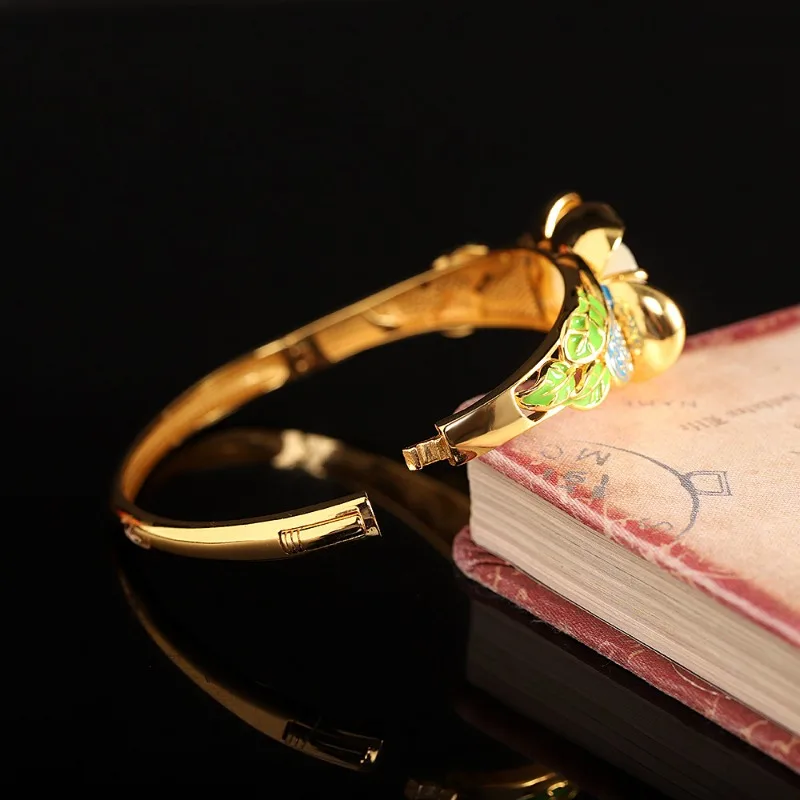 Color Enamel Porcelain Craftsmanship Inlaid Natural Hetian Jade Fan-shaped Bracelet for Women Classical Chinese Style Jewelry