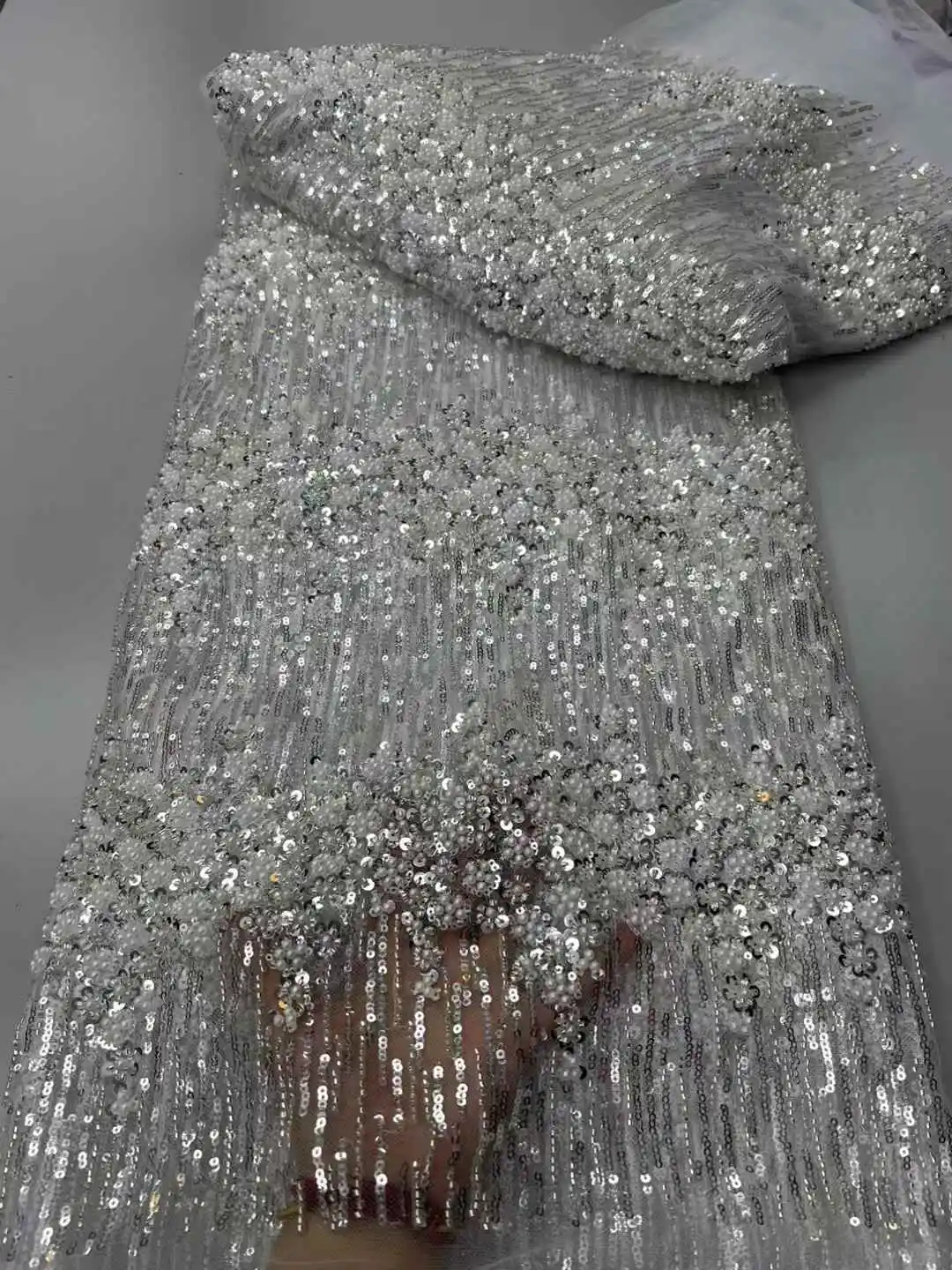 الأفريقي مطرز العريس أقمشة الدانتيل عالية الجودة الفرنسية شبكة نسيج الدانتيل الترتر النيجيري أقمشة الدانتيل فستان الزفاف خياطة ZX-103351