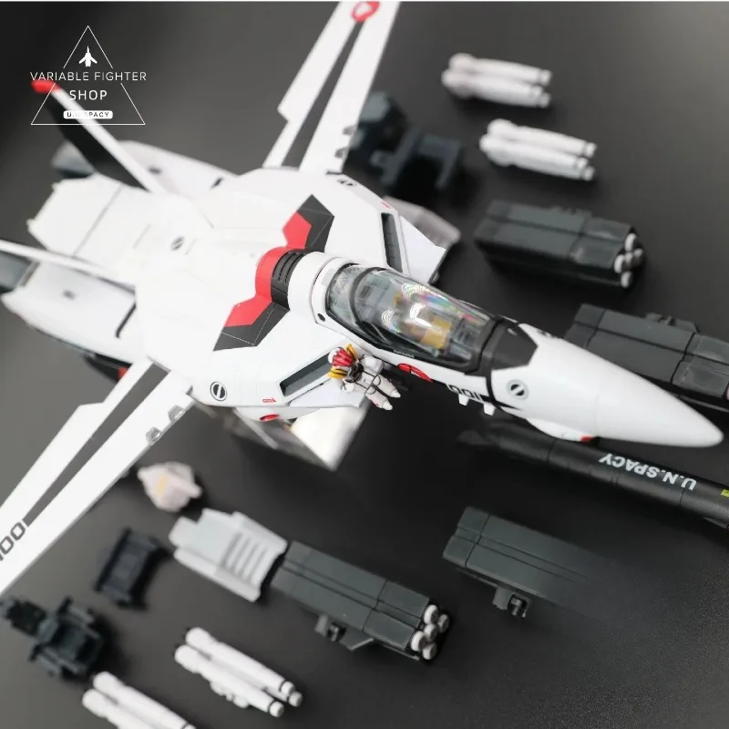 

Macross VF-1S Ichijyo's Valkyrie Transformable Fighter Original Pre-painted Finished Model Kit