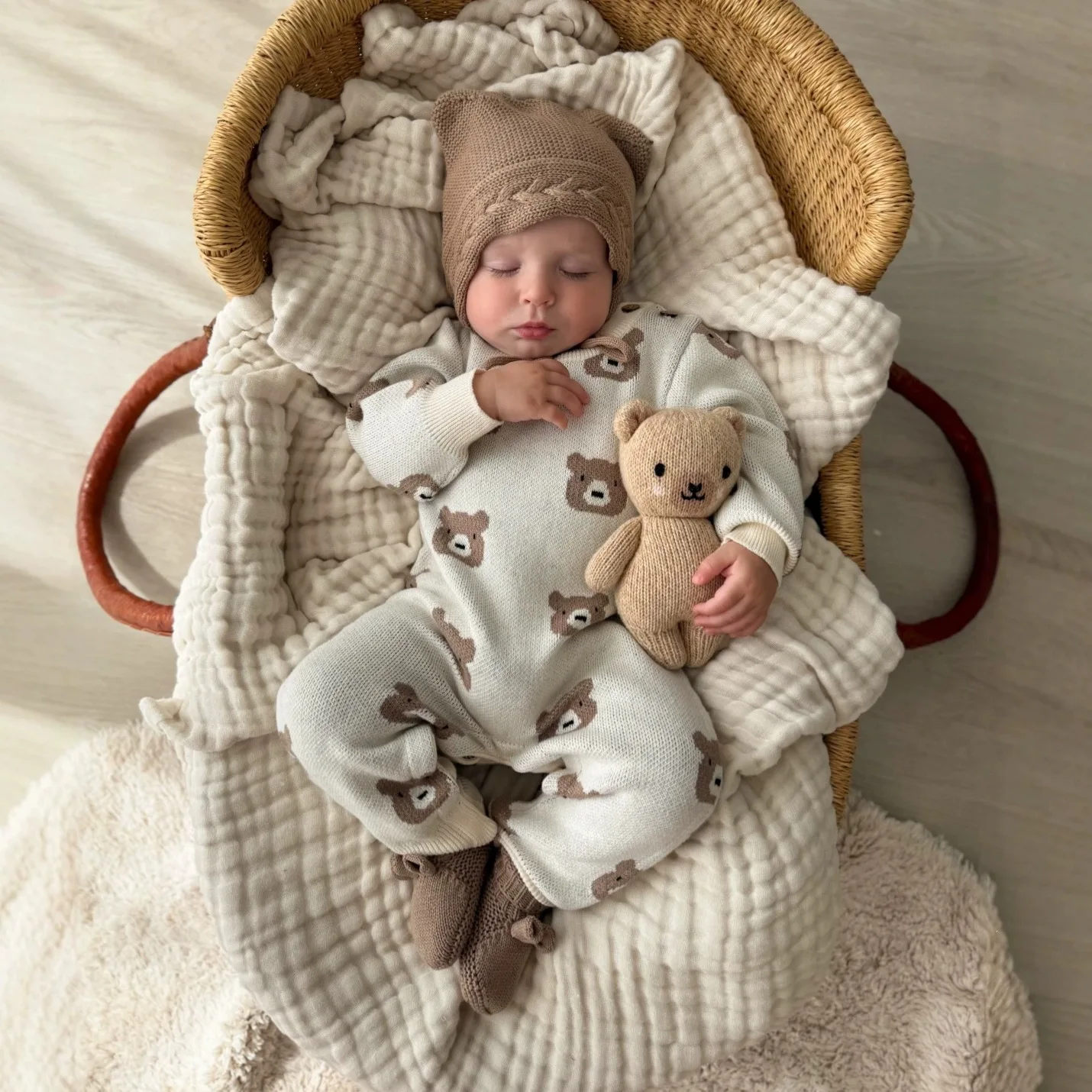 2026 Autumn Winter New Baby Long Sleeve Knitted Romper Infant Boy Girl Cute Cartoon Bear Jumpsuit Toddler Clothes 0-24M