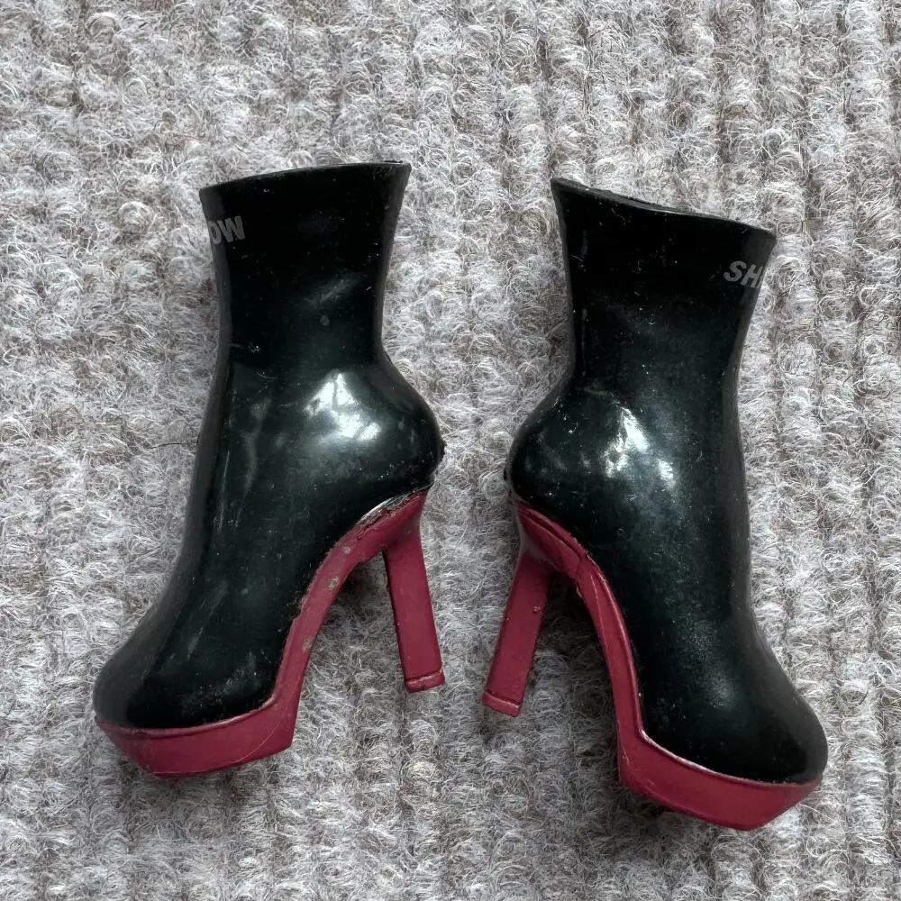 Monster Puppenschuhe – Detail 2