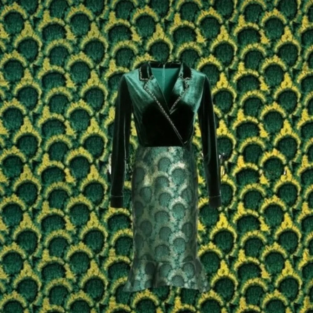 

Gold Brocade Jacquard Fabric Yarn-dyed Peacock Feather Embossed Dress Suit European Brand Fashion Design Sewing Wholesale Cloth