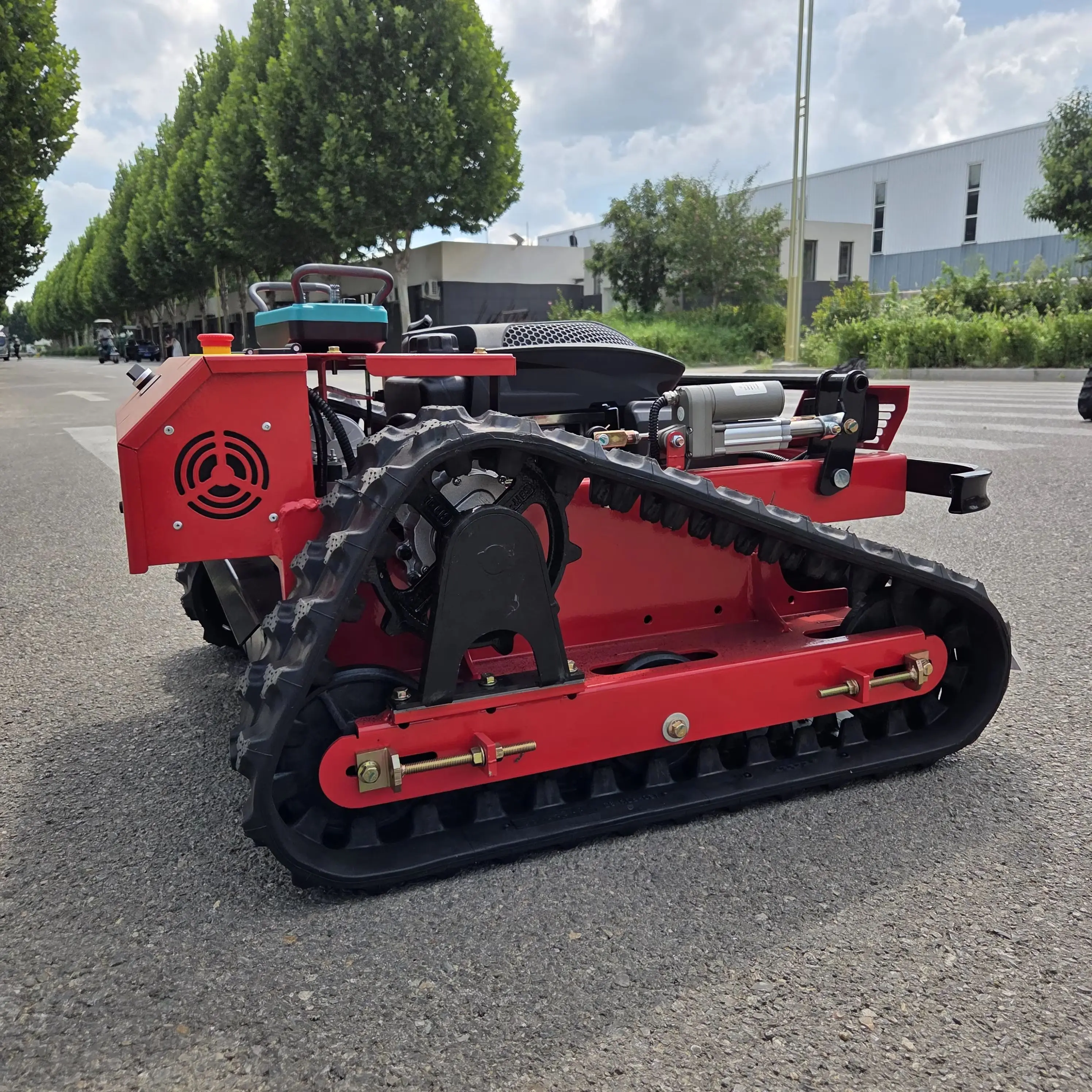 

Газонокосилка с дистанционным управлением 9.5 HP Smart, регулируемая высота среза 20-150 мм, 500 мм, для садов и газонов