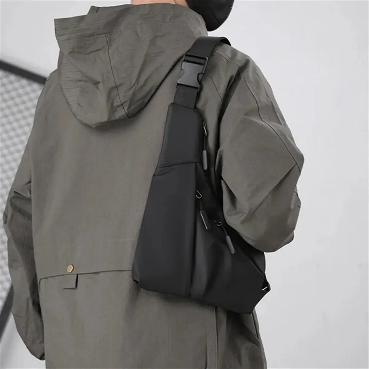 【EXCLUSIVE!】Leisure Leather Film Triangle Bag Crossbody Anti Theft Close Fitting Chest Bag Sports Riding Sling Bag Gray