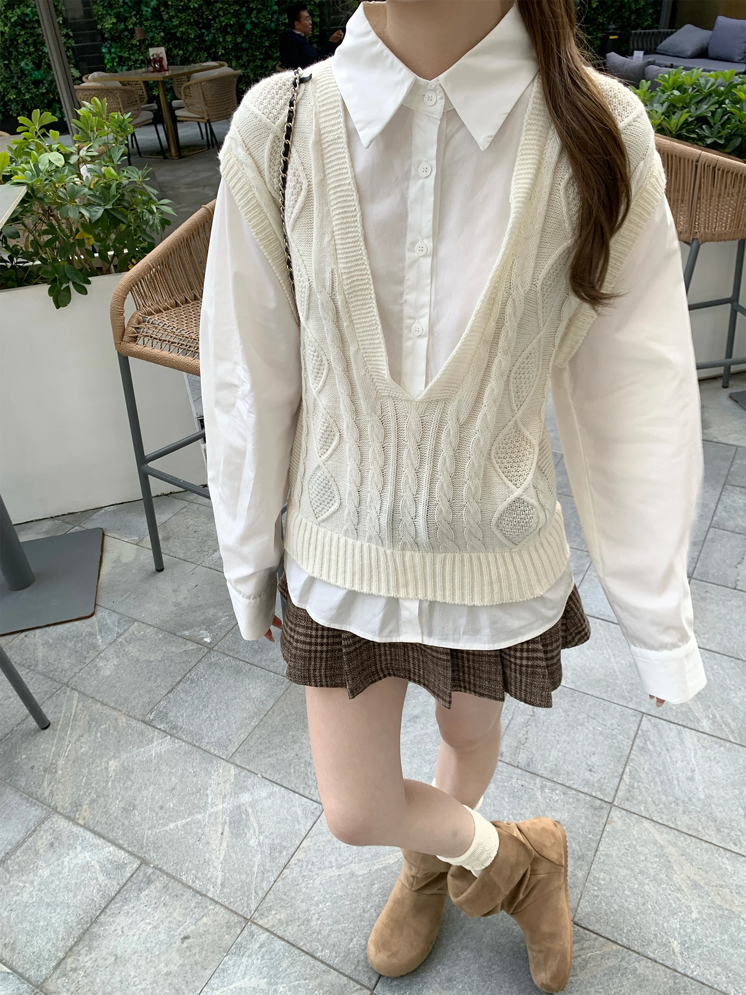 

Корейский вязаный топ с V-образным вырезом и эффектом двухслойности, женский, весна 2026, новая модная модель, прямой крой, длинный рукав