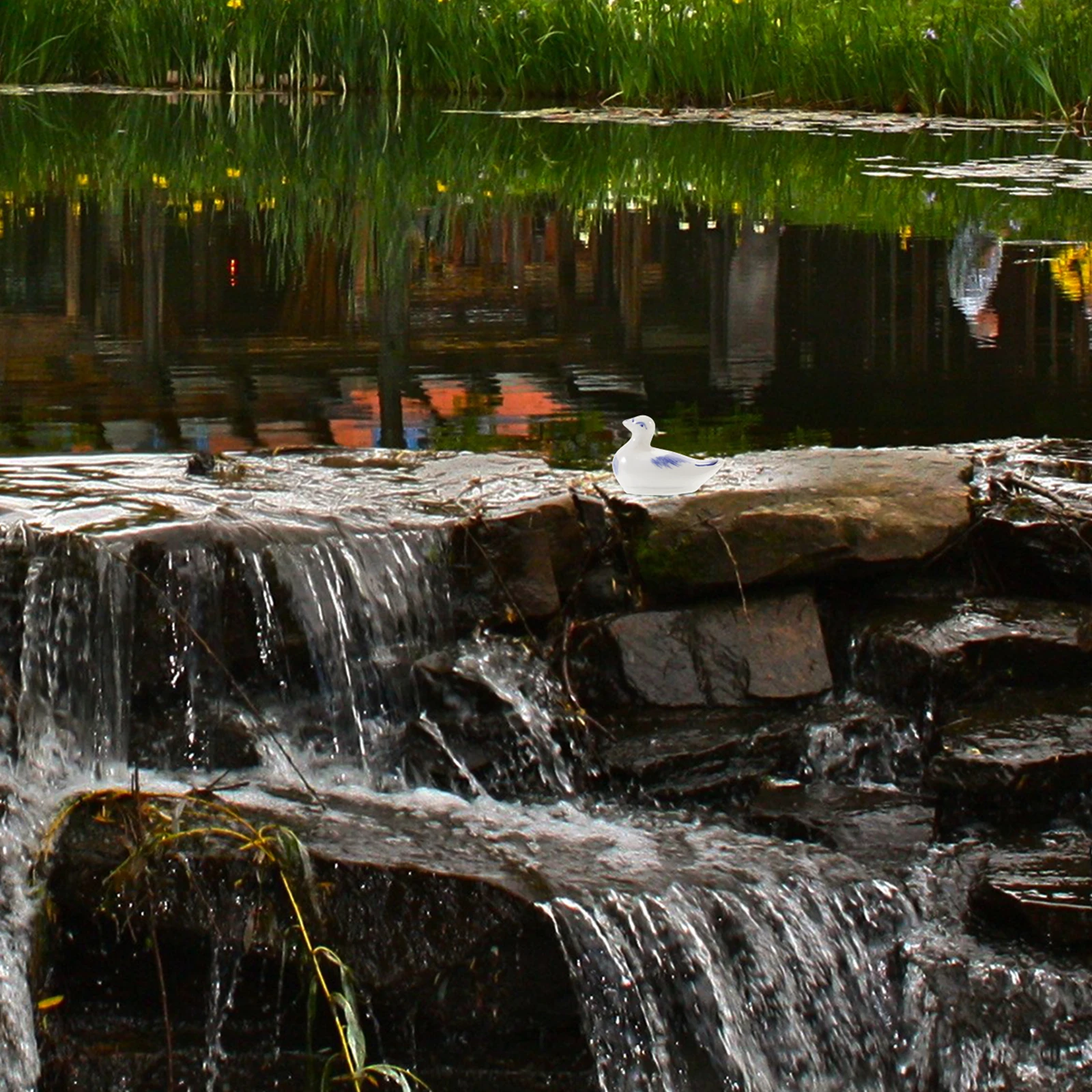 

Ceramic Aquarium Decor Duck Statue Floating Adornment Beautiful Color Fine Texture Easy Clean Home Garden Decoration