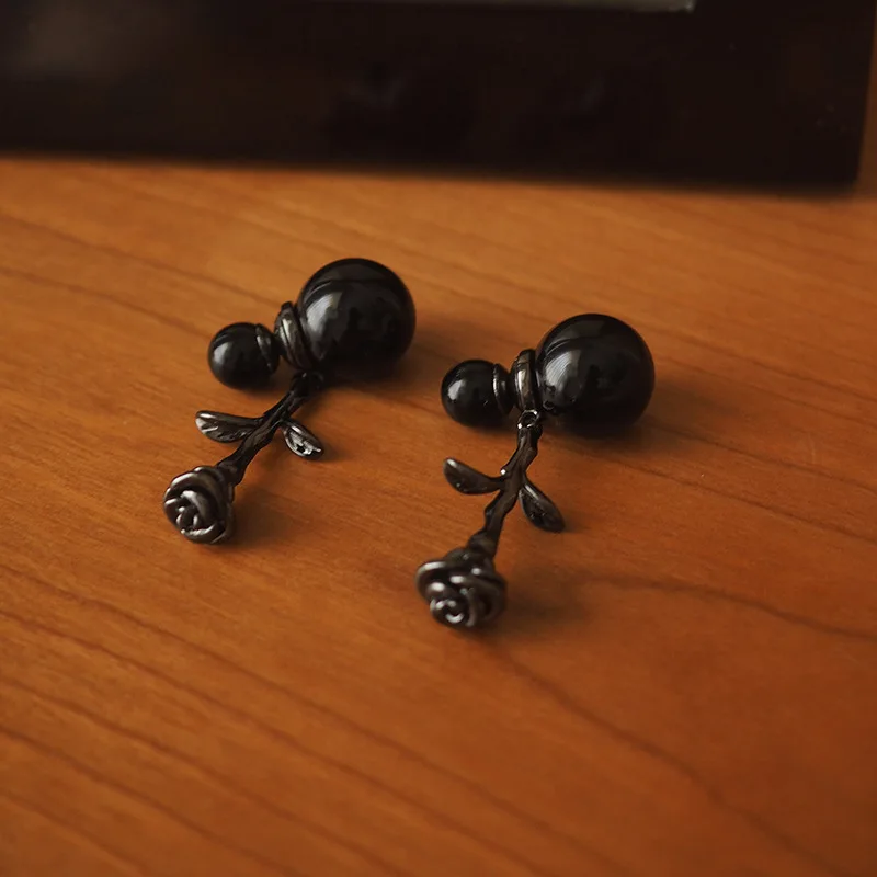 

Black Pearl Rose Niche Design Front-Back Pearl Retro Stud Earrings
