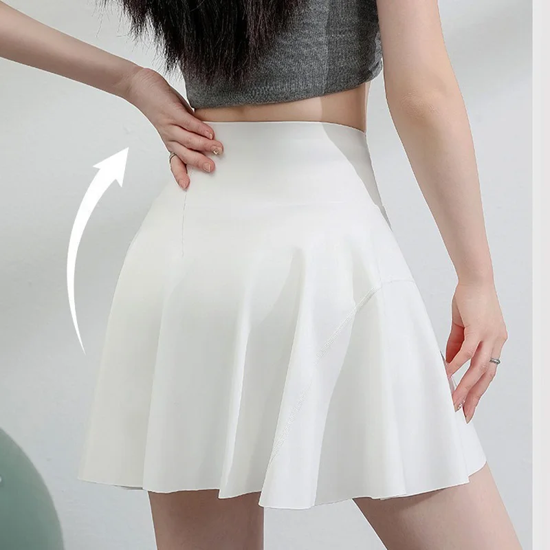 تنورة يوجا ناعمة قابلة للتمدد من Aiithuug مع شورت مدمج مع جيب تنورة جولف عالية الخصر للتحكم في البطن وتنورة تنس للتمرين