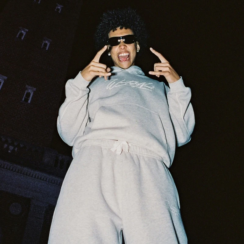 بنطال رياضي مرقع مطرز بأحرف عصرية رياضي أمريكي مرن للرجال والنساء