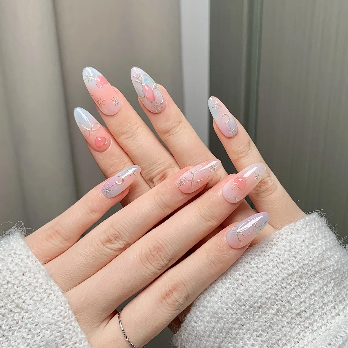 

10pcs Colorful Gradient Handmade Fake Nails Sets Cat's Eye False Nail Short Almond Tips with Love Bow Design Press on Nails Art
