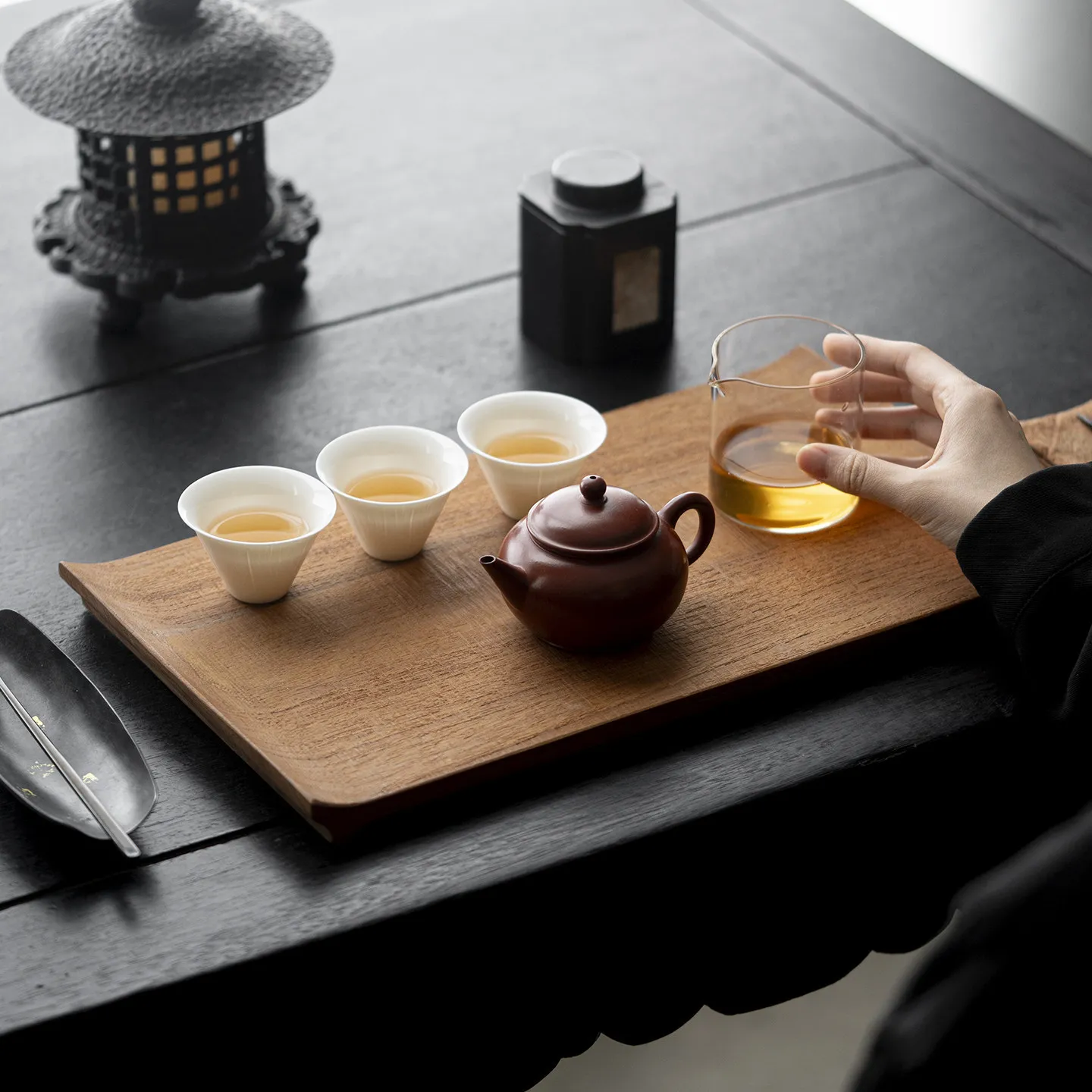 Charcoal-fired ash  tea dry brewing solid wood simple household pot bearing one pot and two cups of small tea trays