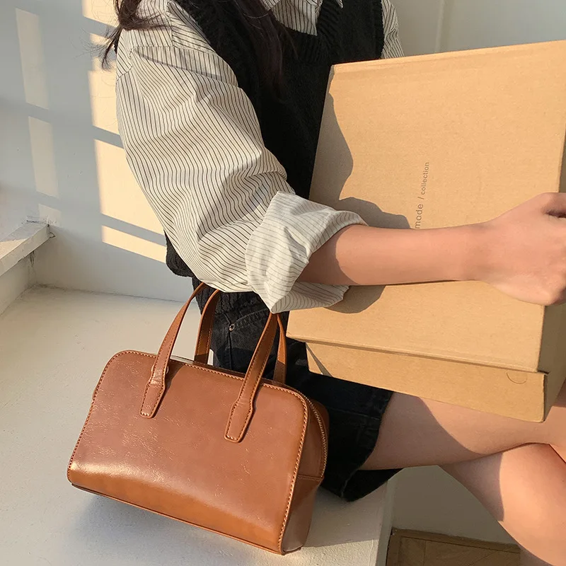 Handbag PU Leather Oil Wax Solid Color Zipper Large Capacity Commuter Square Casual Shopping Trend All-match Shoulder Crossbody