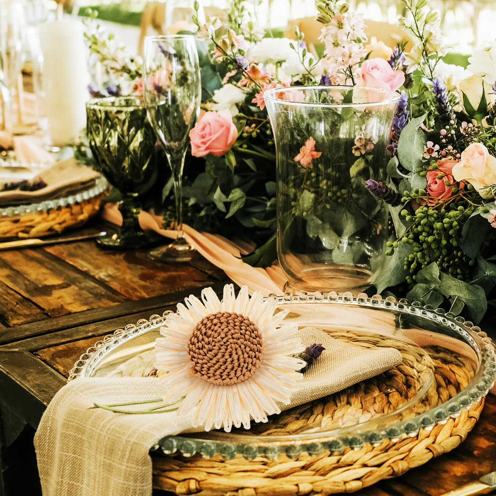

4 Pcs Napkin Rings Plastic Sunflower Decorative Tableware Buckle Holder for Wedding Dinner Party Holidays Elegant Design Fine