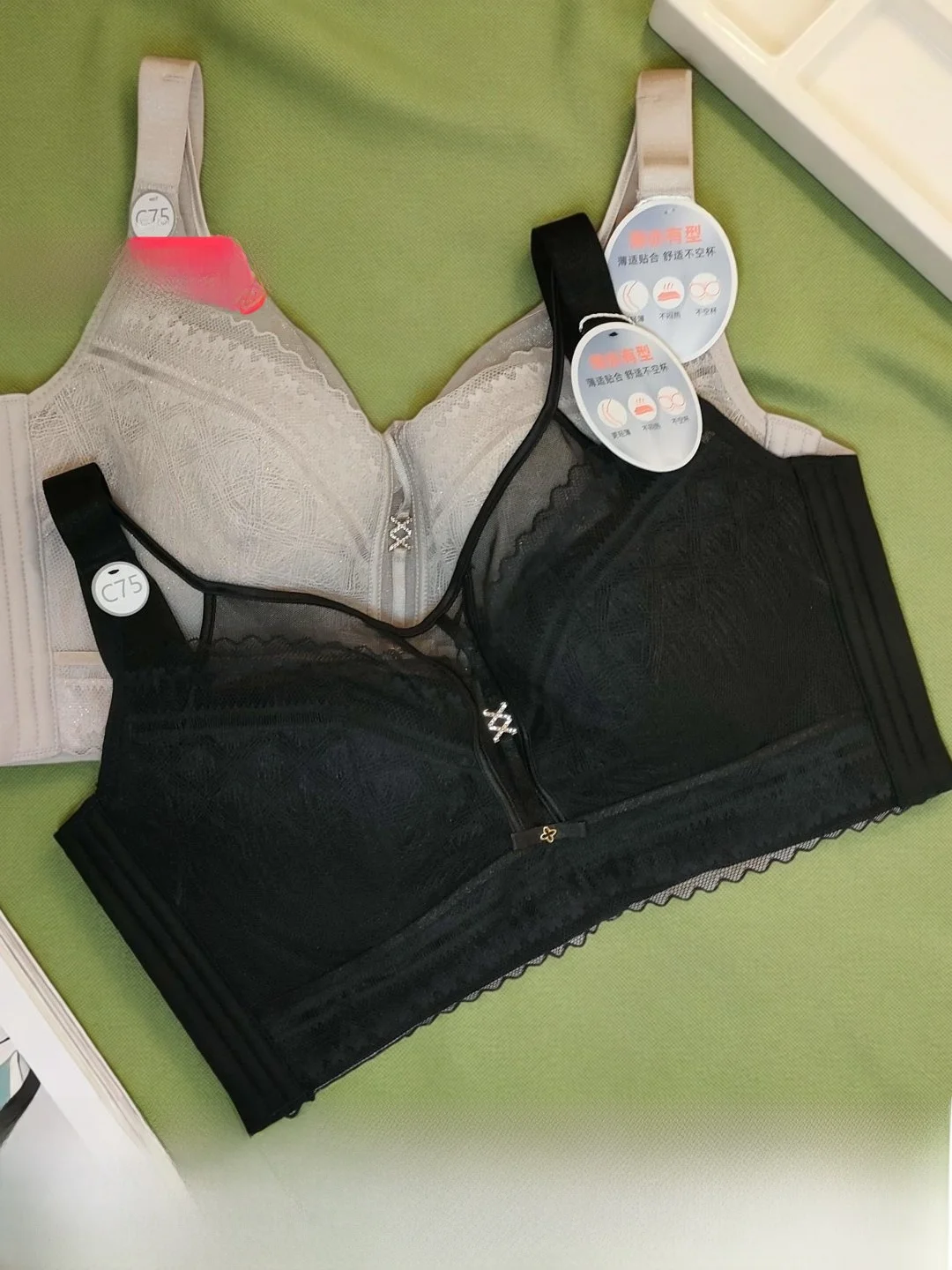 lingerie-full-cup-bra-lightweight-breathable-four-button-design-gathered-u-aped-stand-firm-nylon-fabric-for-round-f-ball
