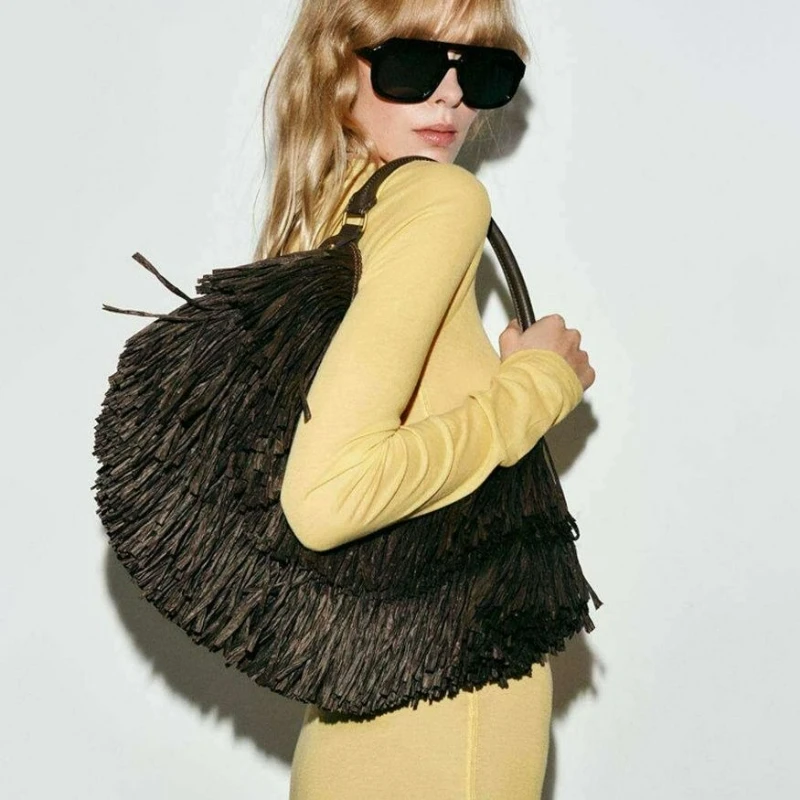 Bohemian Vintage Tassel Handbag Hand Woven Lightweight Breathable Large Capacity Tote Bag Short Handle Straw Beach Vacation Bag