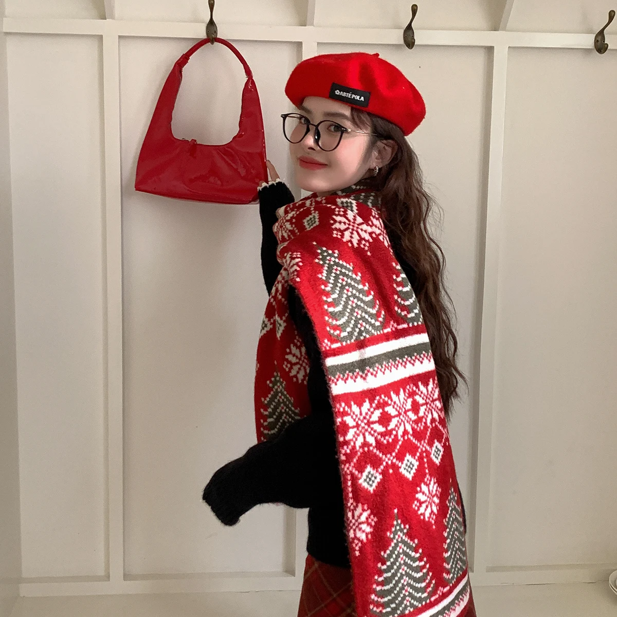 Guke 2024 New Year's Christmas cute red elk wool scarf 2024 new Japanese high-grade feeling warm shawl lovers