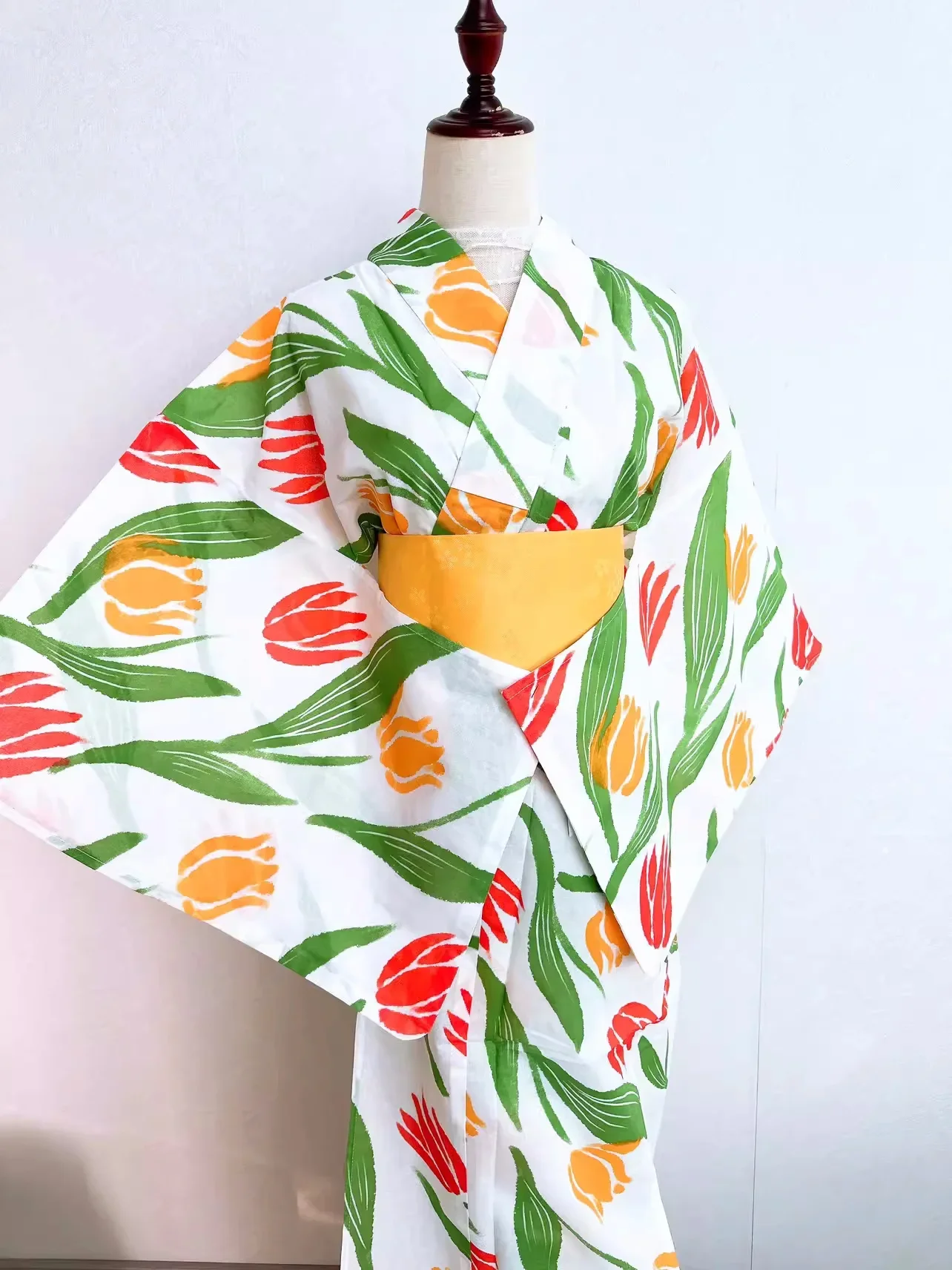 

Girl's Japanese Traditional Kimono Cotton Linen Floral Prints Yukata with Obi Cosplay Costume Performance Dress