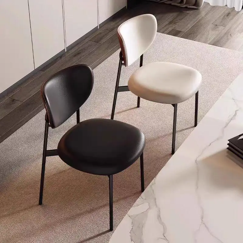 Italian luxury dining chair retro style modern simple high-end feel heart-shaped retro solid wood Internet celebrity