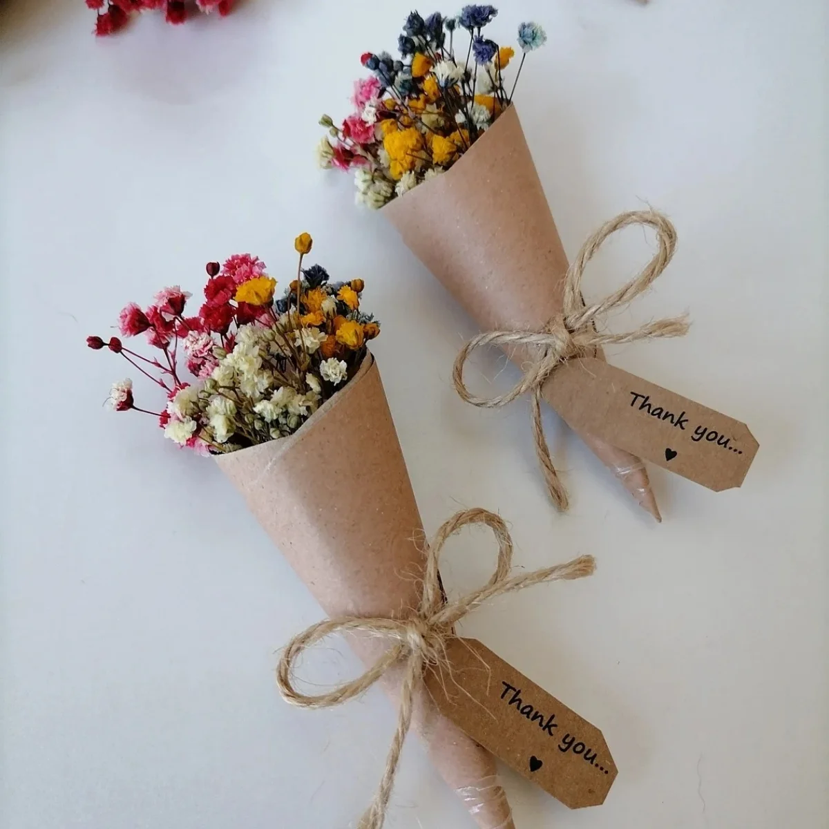 

Boho Dried Flower Bouquet Favors with Magnet: Wedding guests favor
