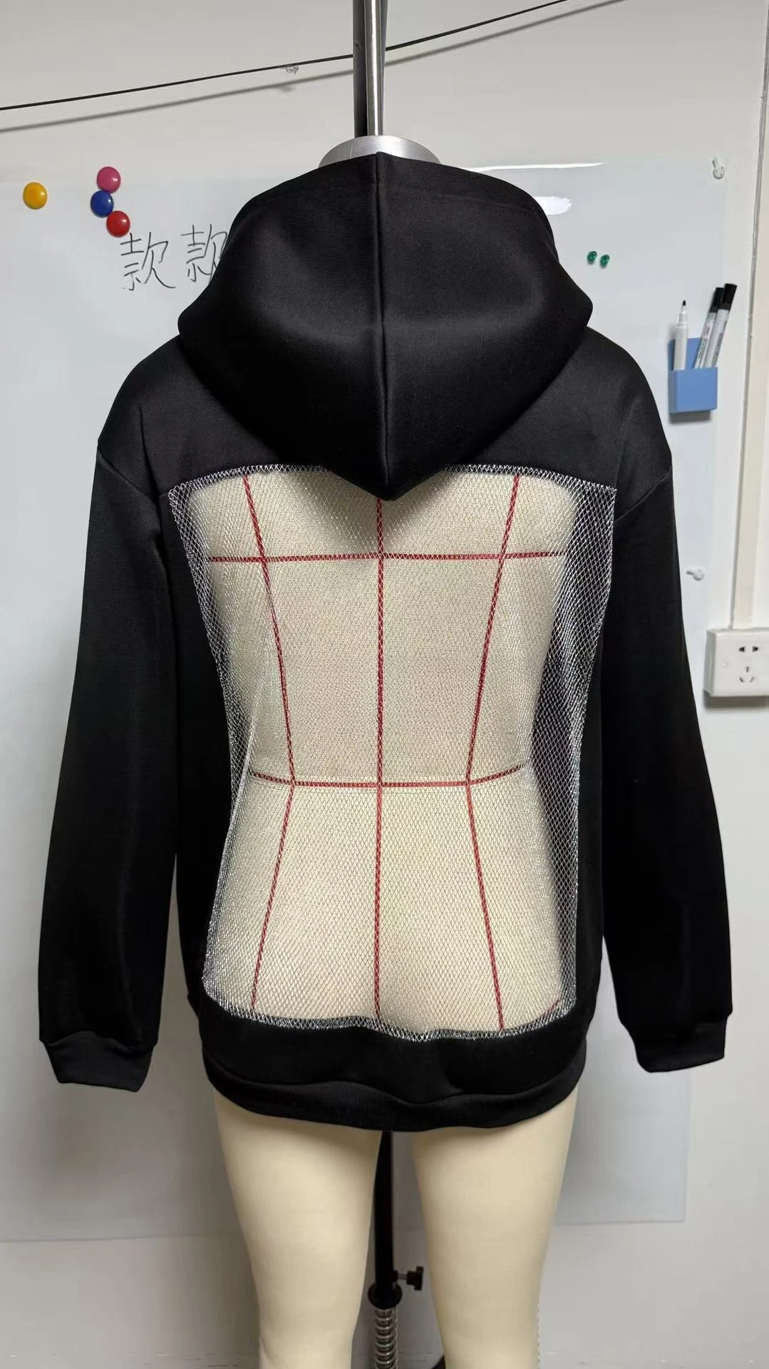 Frauen Sexy Open Back Hoodie Casual Langarm Tasche Mesh Öse Hohl Mesh Zurück Atmungsaktive Streetwear Sweatshirt