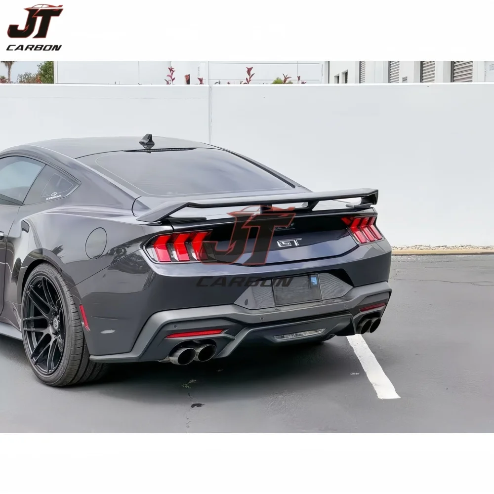 High Quality Carbon Fiber Spoiler For Ford Mustang GT view 4