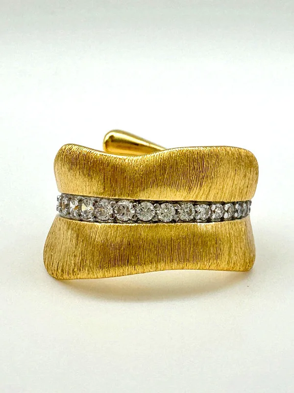

Retro Court Style Banana Leaf Ring for Women Lightweight Matte Craft Diamond Embedded Finger Ring Fashionable Jewelry Accessory