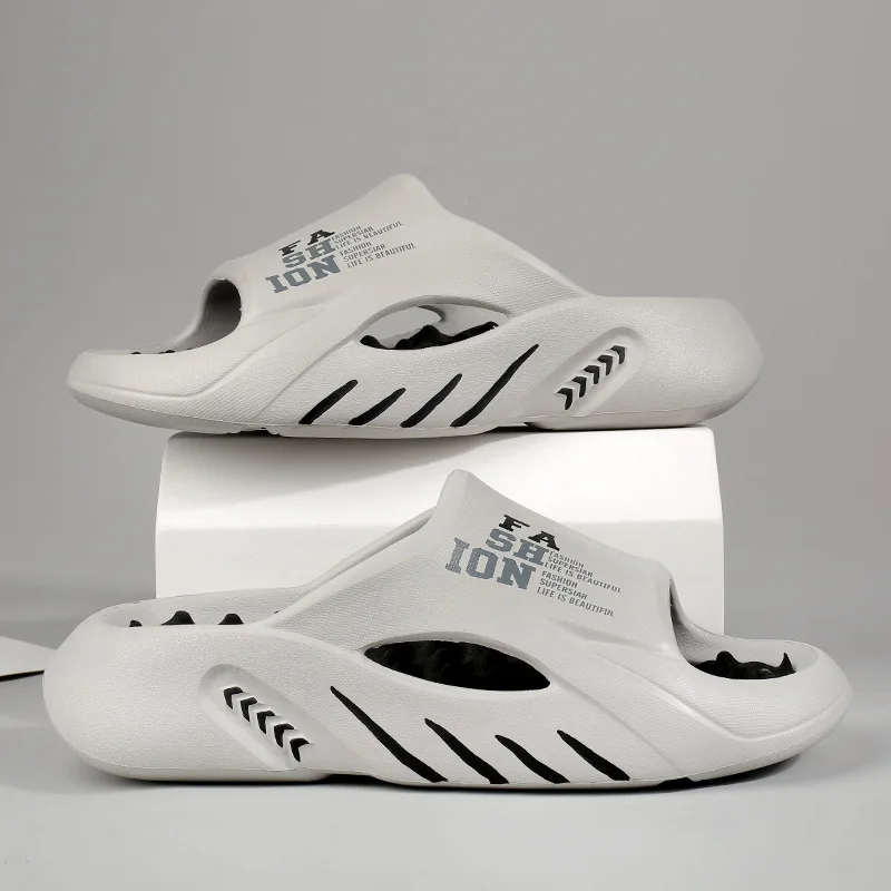 

2026 Men Summer Slippers Outdoor Fashion Sport Style Soft Cushioned Non Slip Odor Resistant Beach Sandals Casual Footwear