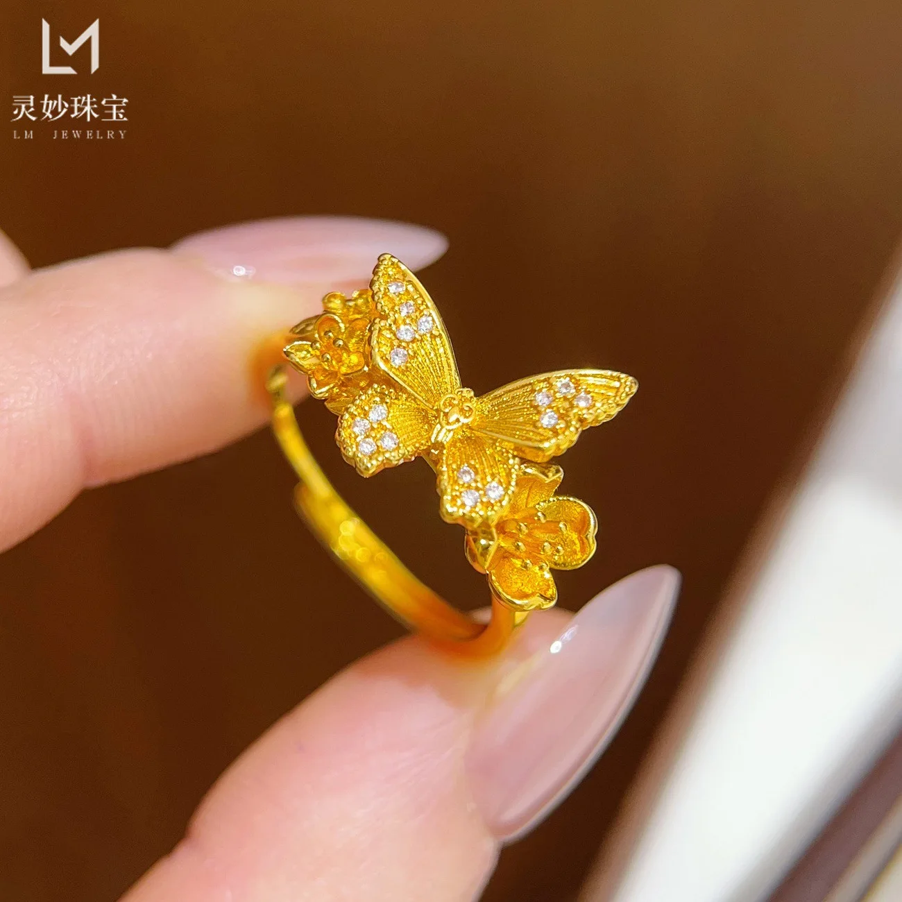 

Регулируемое кольцо с цветком и бабочкой для женщин, 24-каратное золото AU999, гибкий размер подходит для всех форм пальцев.