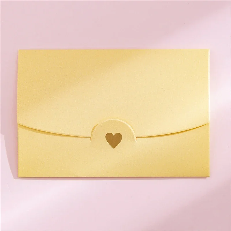 

10pcs Mini Paper Envelopes 10.5*7CM Small Greeting Card Name Card Envelope Simple Retro Paper Envelope for Letter Invitation