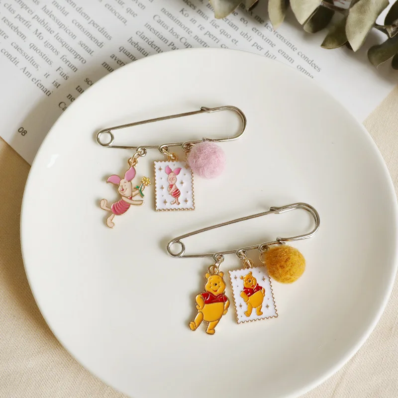 Cute Winnie the Pooh and Piggy Brooch Pin Metal Badge Hair Ball Accessories Simple Bag Hat Ornament