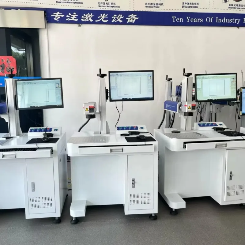 Online Fiber Laser Marking Machine For Conveyor Plastic Components Barcode Marking Accurate Focus Professional Manufacturer