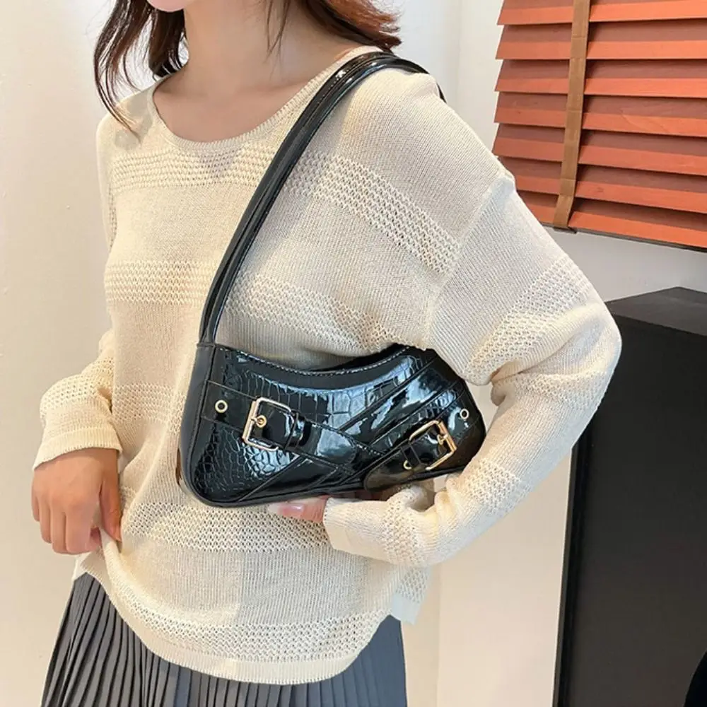ファッション新デザインベルトバックル脇バッグY2KゴシックY2kショルダーバッグカジュアルパンクスパイシーガールズハンドバッグ女性