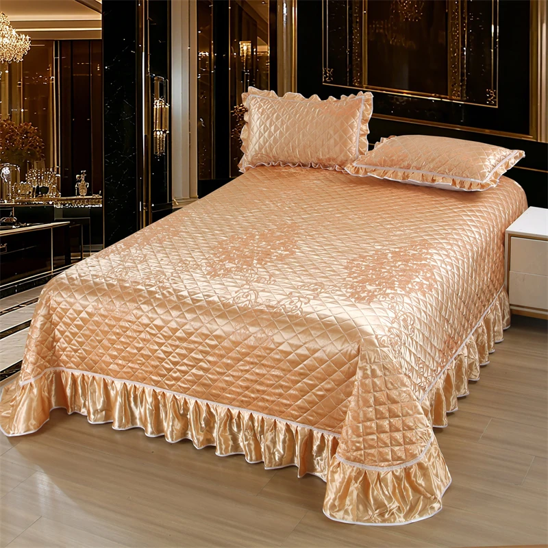 

Luxury European Style Brocade Jacquard Quilted Bedspread Ruffles Bed Cover Bed Sheet Mattress Topper With Pillowcases 3pcs