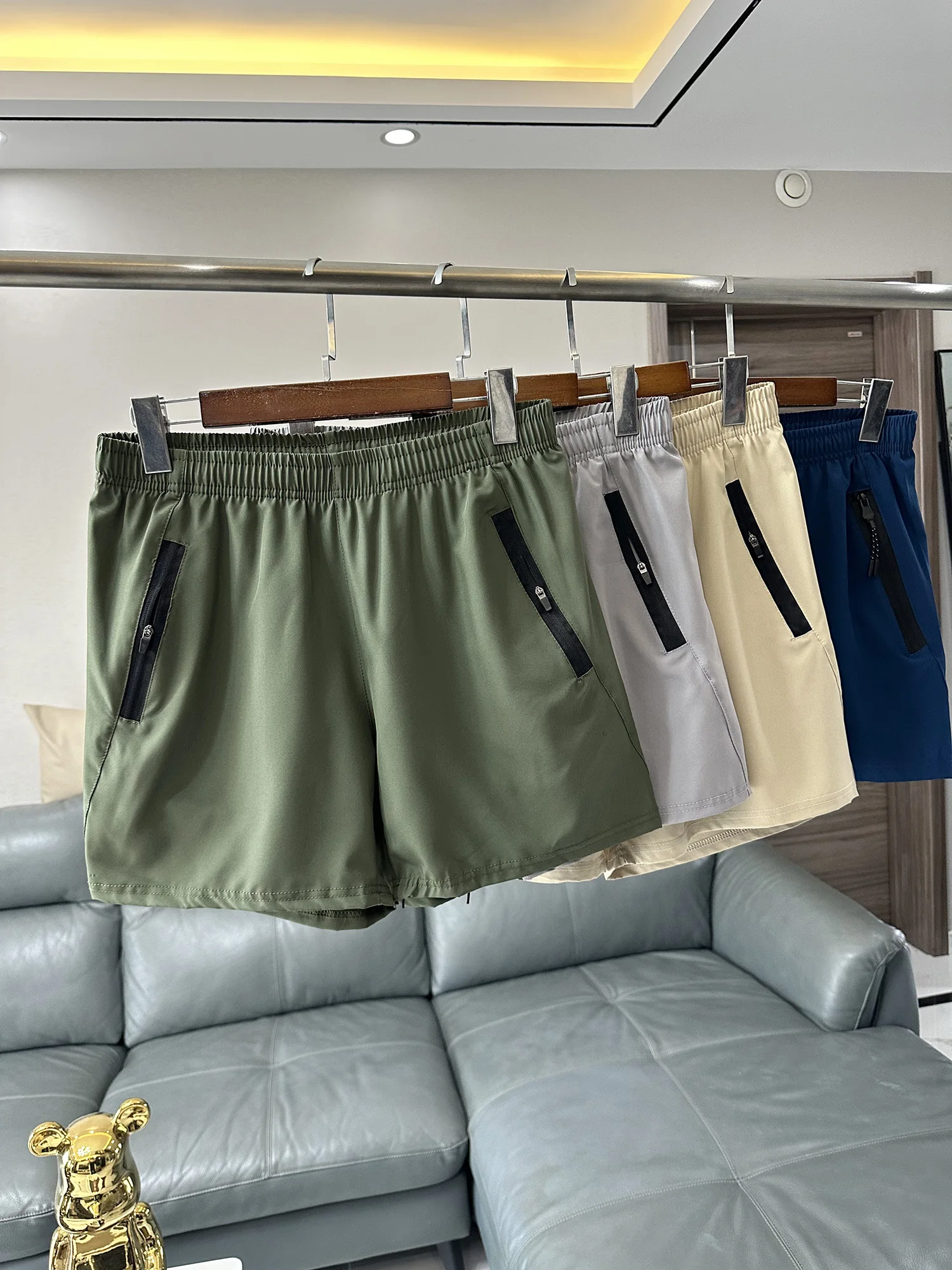 

Summer Men's Casual Sports Short Pants Elastic Waist Quick Dry Breathable Outdoor Thin Leisure Pocket Zipper Thin Short Shorts