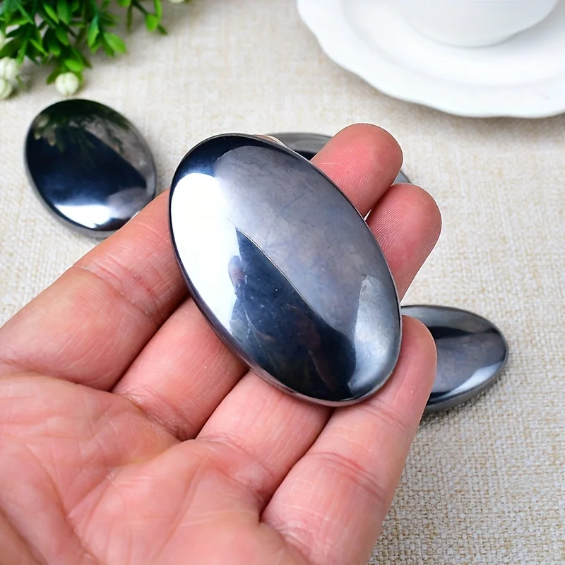 1 Stück Terahertz-Worry-Stone – ein handflächengroßer Deko-Stein mit exquisiter Politur, ein Kristall-Massagestein