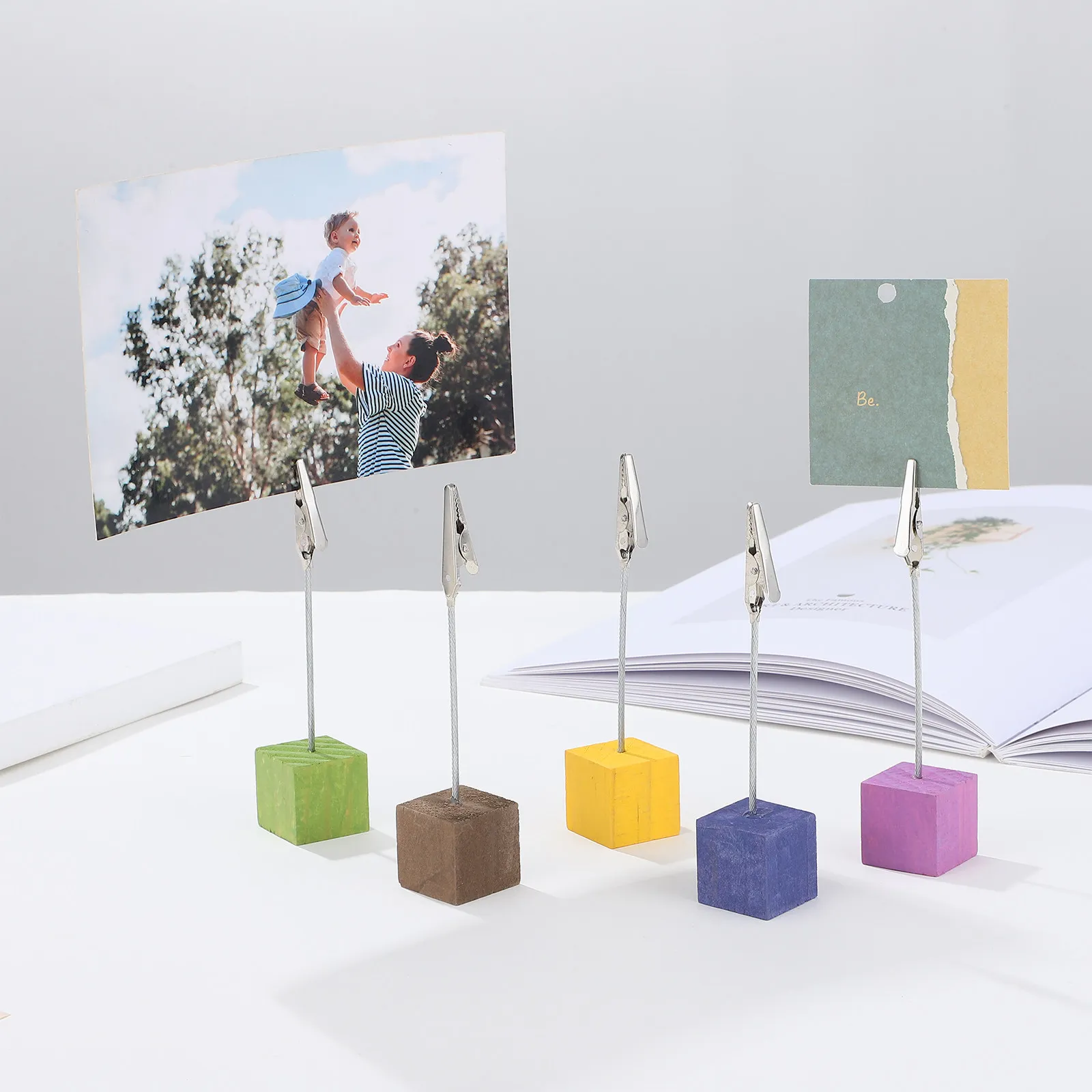 10Pcs Desktop Memo Clips Wooden Base Photo Holders Stable Grip Creative Cube Base Multipurpose Memo Holders Table Number Display