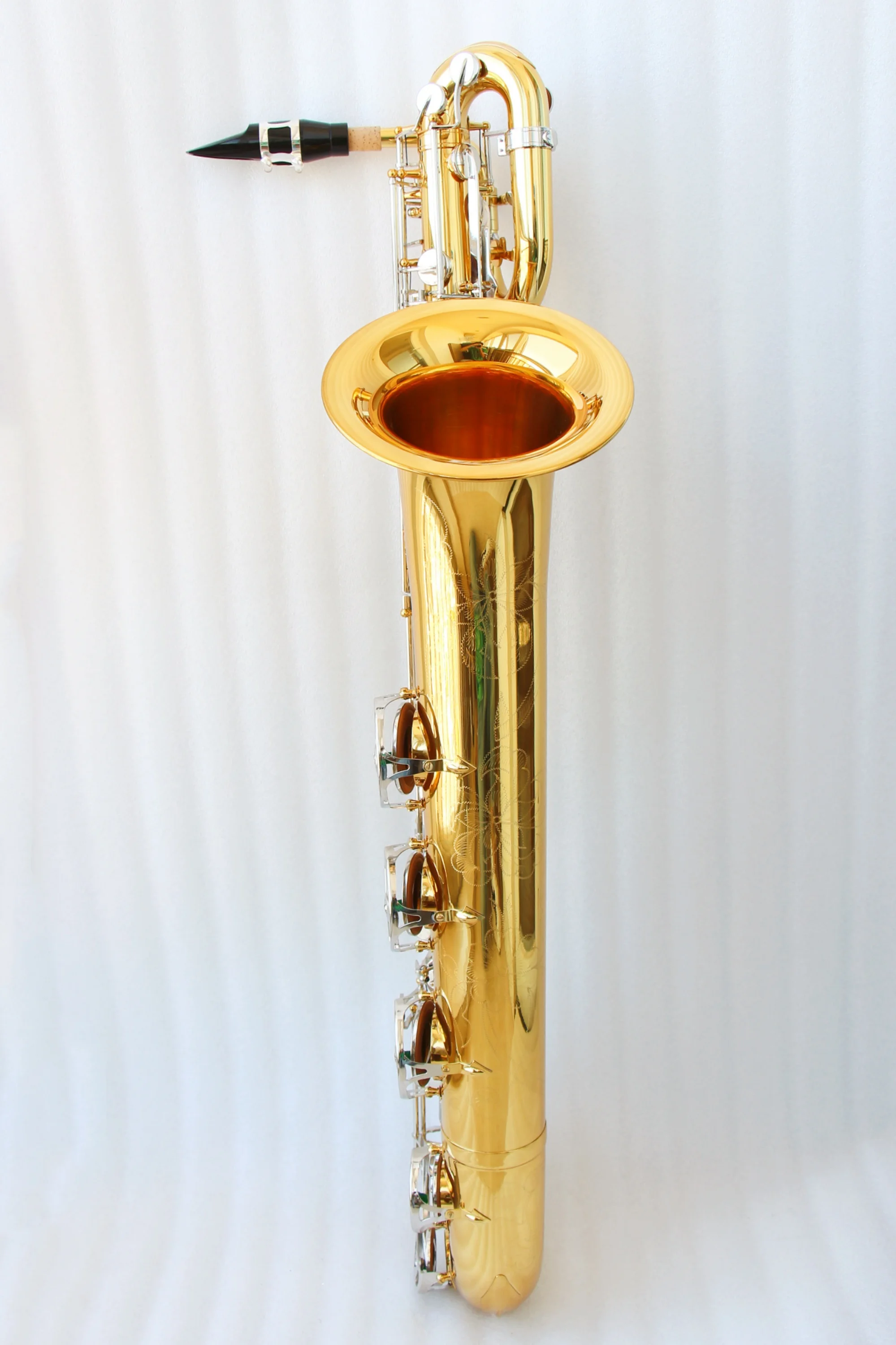 High Quality Musical Instruments Eb Tone Baritone Saxophone With Gold Lacquered Brass Body Fully Ribbed Construction