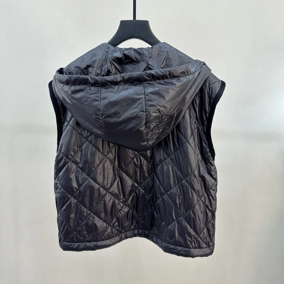 Women's Golf Hooded Quilted Vest 2026 Winter New Korean Style Casual Sporty Windproof Thermal Letter Logo Polyester Soft Zip-Up