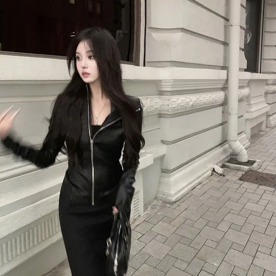 Černá štíhlá kožená bunda s dlouhým rukávem, sexy dívčí kožená bunda, dámská tmavě gotická tenká bunda se zipem, ženská Hepburnová, vintage oblečení Y2K - náhled 4