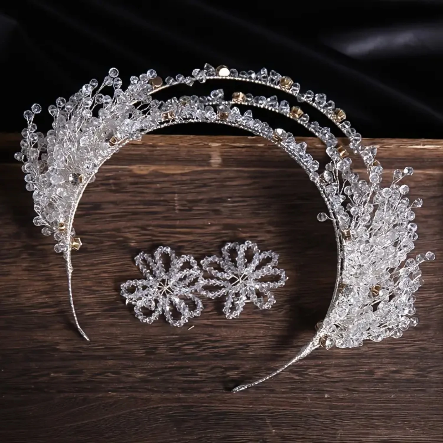 

Elegant Luxurious Crystal Bridal Crown Headbands - Stunning Wedding Dress Accessories for a Special and Elegant Performance on Y