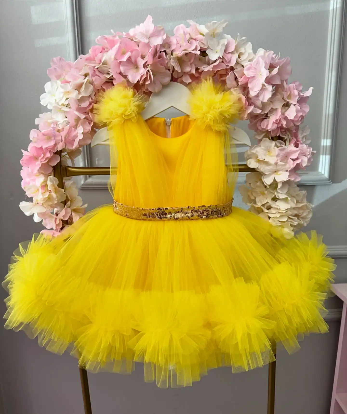 

Желтое тюлевое платье с цветочным узором для девочек, короткие многоярусные бальные платья для дня рождения для малышей, пышные бальные платья длиной до колена для девочек
